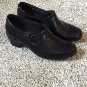 Clark’s Bendables leather bootie